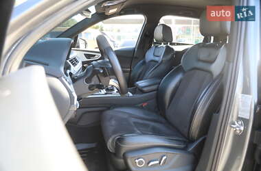 Позашляховик / Кросовер Audi Q7 2016 в 