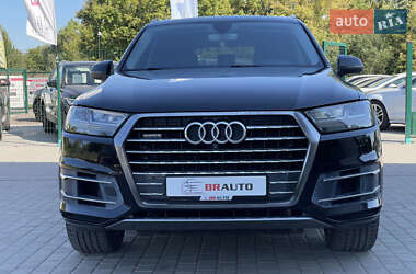 Внедорожник / Кроссовер Audi Q7 2015 в 