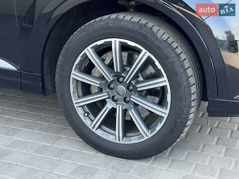 Внедорожник / Кроссовер Audi Q7 2015 в Бердичеве