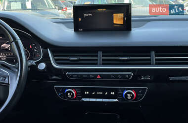 Внедорожник / Кроссовер Audi Q7 2015 в 
