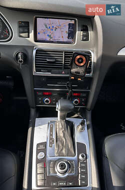 Позашляховик / Кросовер Audi Q7 2011 в 