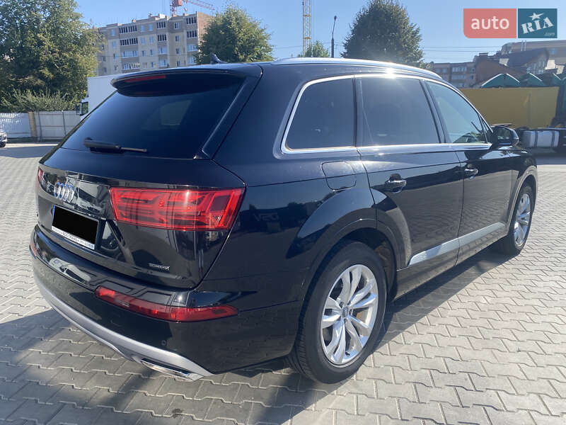 Позашляховик / Кросовер Audi Q7 2017 в Вінниці