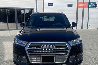 Внедорожник / Кроссовер Audi Q7 2017 в 