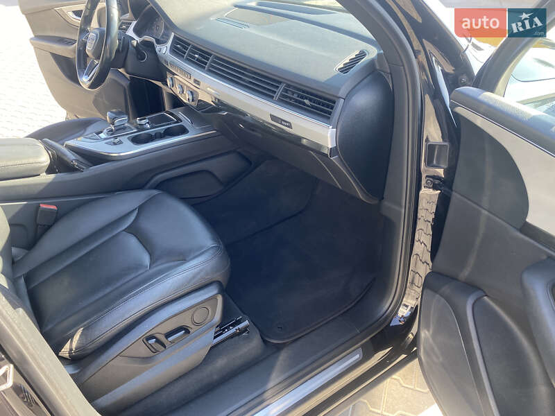 Позашляховик / Кросовер Audi Q7 2017 в Вінниці