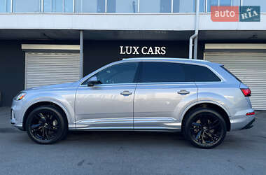 Позашляховик / Кросовер Audi Q7 2019 в 