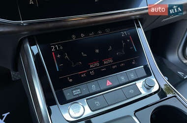 Позашляховик / Кросовер Audi Q7 2019 в 