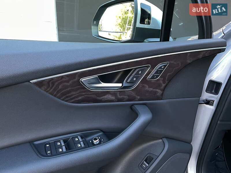 Внедорожник / Кроссовер Audi Q7 2019 в Киеве фото 53 Внедорожник / Кроссовер Audi Q7 2019 в Киеве