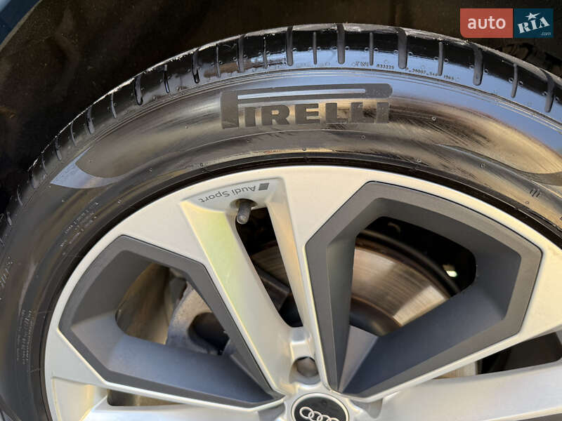 Позашляховик / Кросовер Audi Q7 2020 в Львові