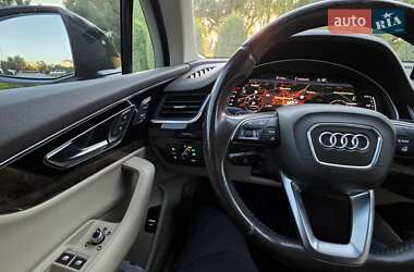 Позашляховик / Кросовер Audi Q7 2015 в 