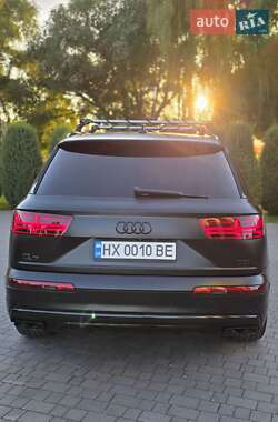 Позашляховик / Кросовер Audi Q7 2015 в 