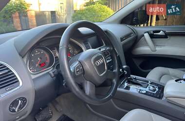Внедорожник / Кроссовер Audi Q7 2010 в 