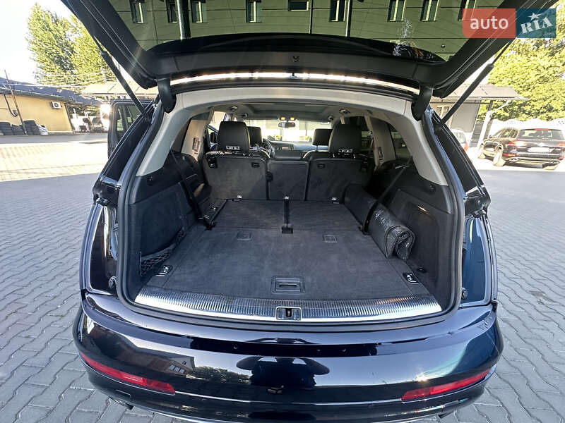 Внедорожник / Кроссовер Audi Q7 2015 в Черновцах