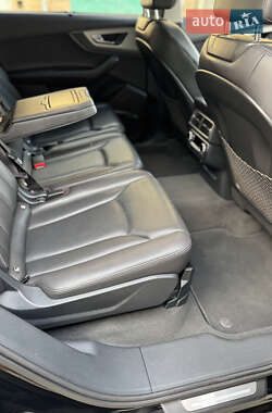 Внедорожник / Кроссовер Audi Q7 2015 в 