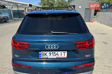 Внедорожник / Кроссовер Audi Q7 2018 в 