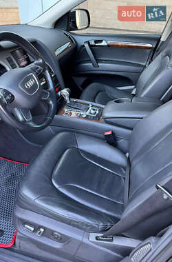 Внедорожник / Кроссовер Audi Q7 2015 в 