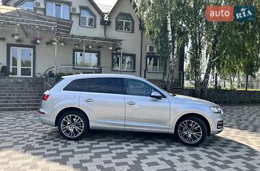 Позашляховик / Кросовер Audi Q7 2017 в 