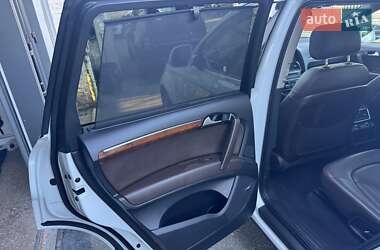 Позашляховик / Кросовер Audi Q7 2015 в 