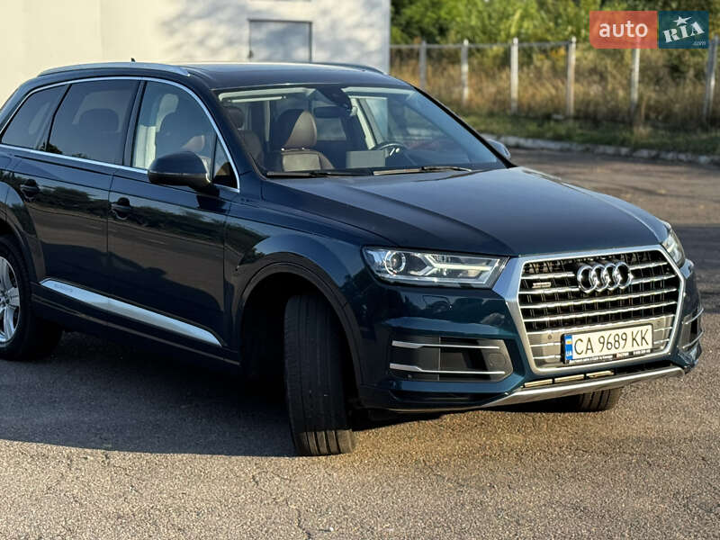 Позашляховик / Кросовер Audi Q7 2019 в Черкасах
