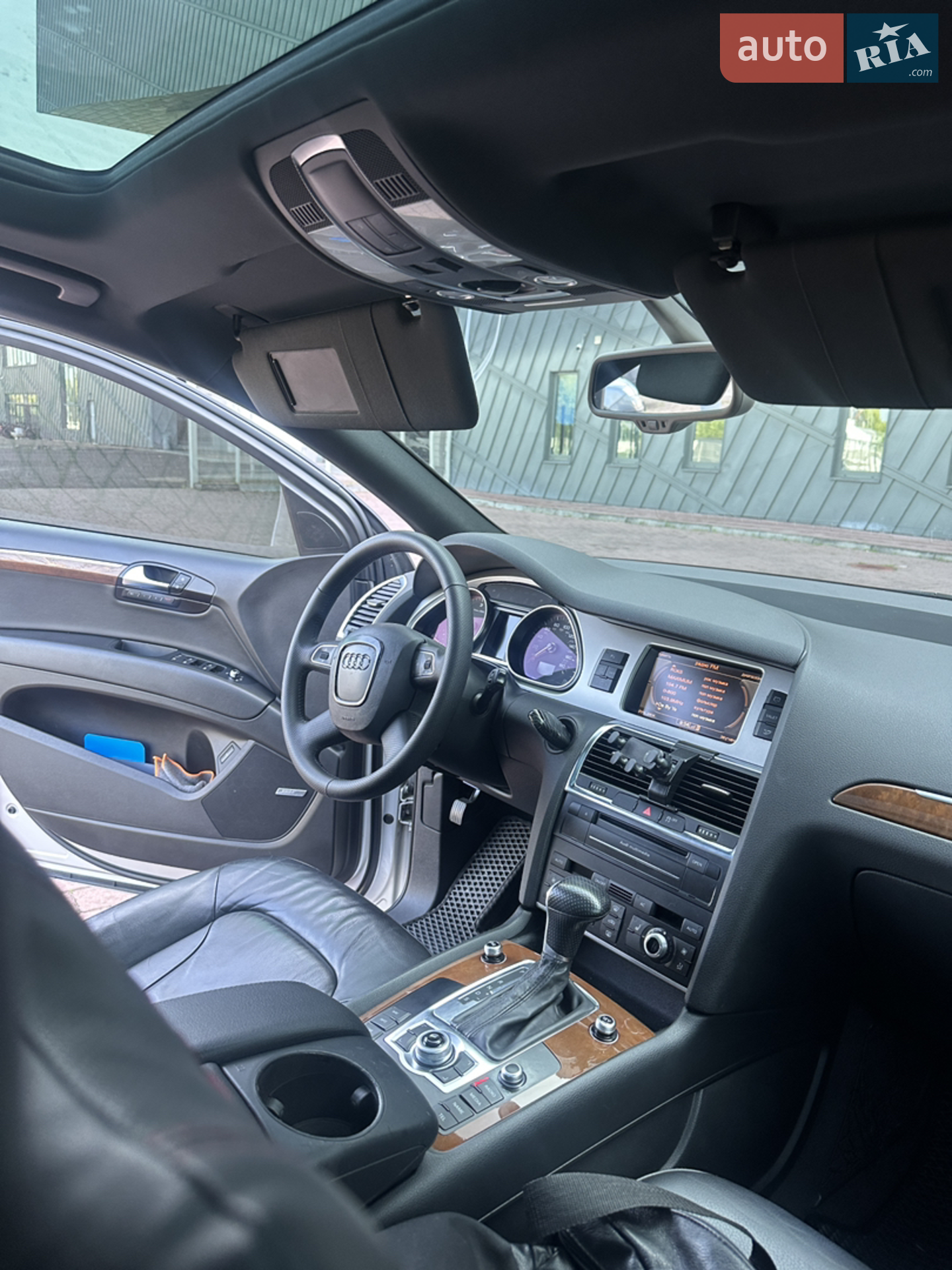 2010 Audi Q7 - мініатюра 2