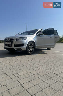 Позашляховик / Кросовер Audi Q7 2010 в 