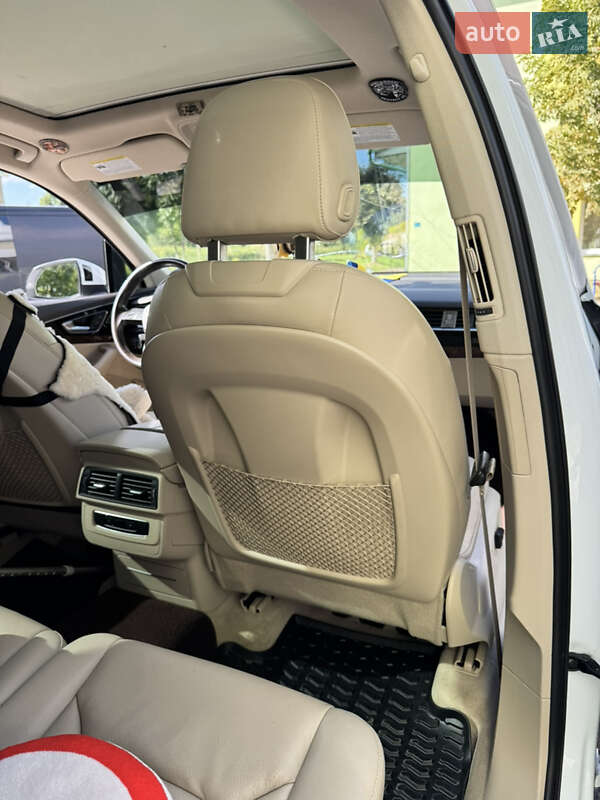 Позашляховик / Кросовер Audi Q7 2016 в Дрогобичі