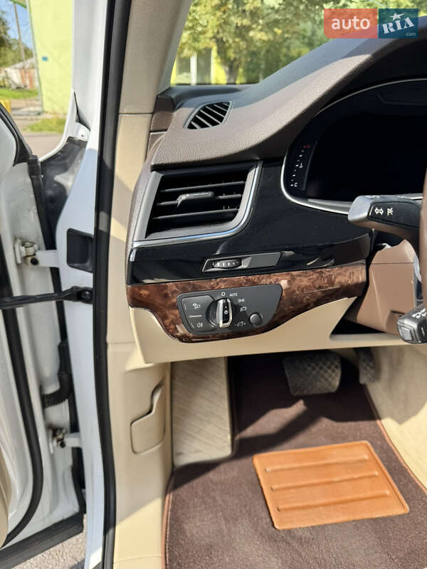 Позашляховик / Кросовер Audi Q7 2016 в Дрогобичі