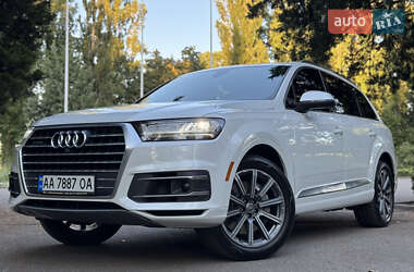 Позашляховик / Кросовер Audi Q7 2016 в 