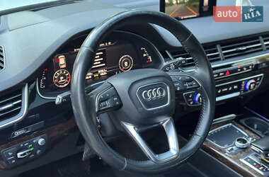 Позашляховик / Кросовер Audi Q7 2016 в 