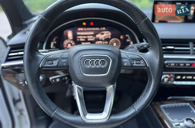 Позашляховик / Кросовер Audi Q7 2016 в 