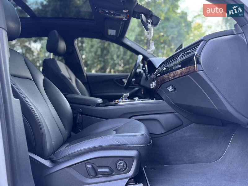 Позашляховик / Кросовер Audi Q7 2016 в Києві фото 76 Позашляховик / Кросовер Audi Q7 2016 в Києві