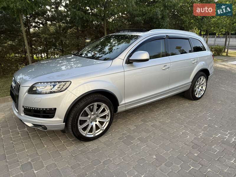 Внедорожник / Кроссовер Audi Q7 2013 в 