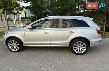 Внедорожник / Кроссовер Audi Q7 2013 в 