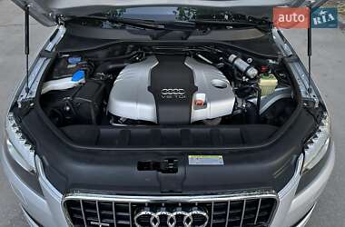 Внедорожник / Кроссовер Audi Q7 2013 в 