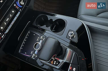 Позашляховик / Кросовер Audi Q7 2016 в 
