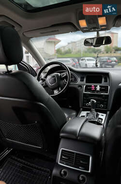 Внедорожник / Кроссовер Audi Q7 2011 в 