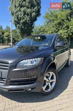 Позашляховик / Кросовер Audi Q7 2015 в 