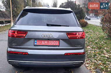 Внедорожник / Кроссовер Audi Q7 2016 в 