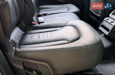 Позашляховик / Кросовер Audi Q7 2012 в 