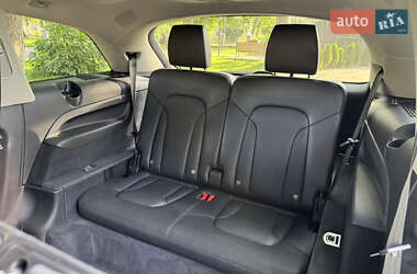 Позашляховик / Кросовер Audi Q7 2012 в 