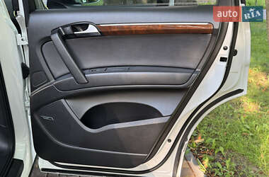 Позашляховик / Кросовер Audi Q7 2012 в 
