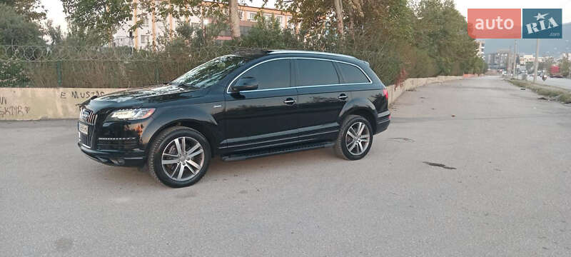 Позашляховик / Кросовер Audi Q7 2015 в 