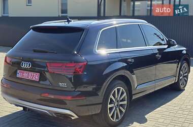 Внедорожник / Кроссовер Audi Q7 2016 в 