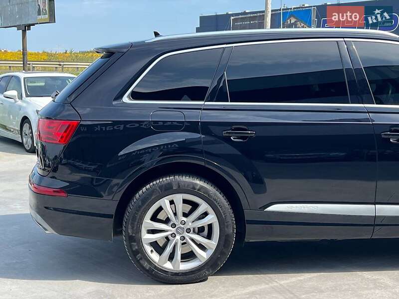 Позашляховик / Кросовер Audi Q7 2017 в Львові