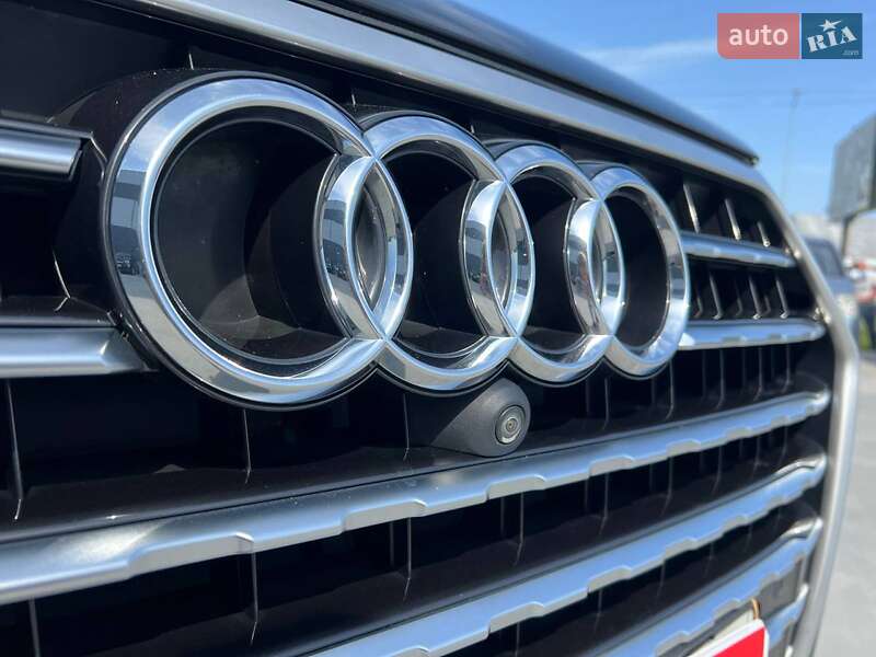 Позашляховик / Кросовер Audi Q7 2017 в Львові