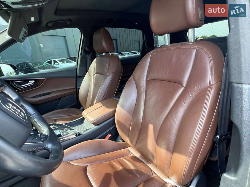 Позашляховик / Кросовер Audi Q7 2017 в Львові