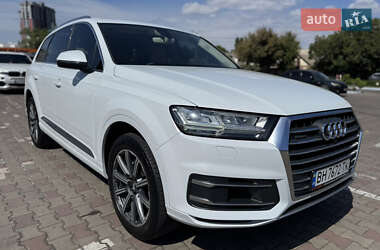 Позашляховик / Кросовер Audi Q7 2016 в 