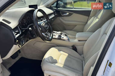 Позашляховик / Кросовер Audi Q7 2016 в 