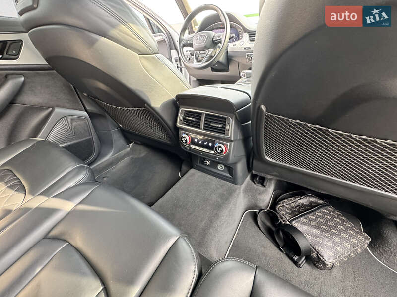 Внедорожник / Кроссовер Audi Q7 2019 в Черновцах