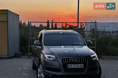 Позашляховик / Кросовер Audi Q7 2011 в 