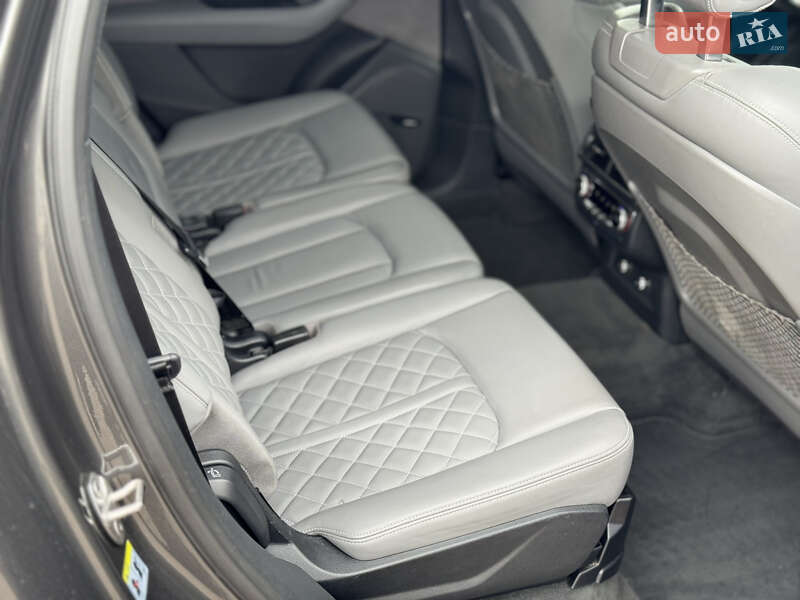 Внедорожник / Кроссовер Audi Q7 2018 в Яремче